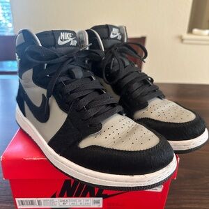 Jordan Women’s Air 1 Retro HI OG. 8.5 Women’s. Bought on GOAT. Only wore 2x